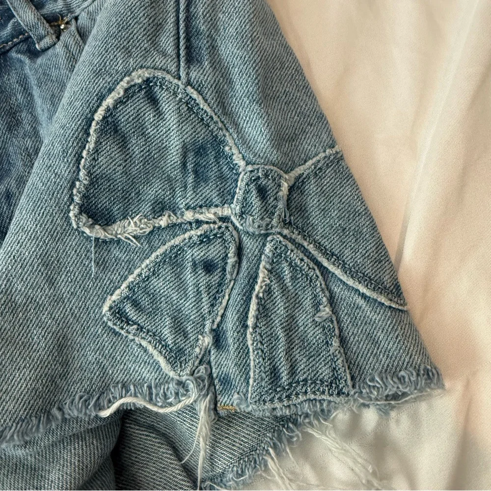 PacSun Denim Shorts with Bow‎ Accents - Picture 6 of 8